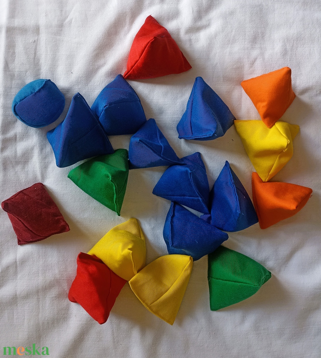 Érzékfejlesztő kicsi babzsák gyerekeknek, babáknak 1 db - játék & sport - 3 éves kor alattiaknak - babalabda - Meska.hu