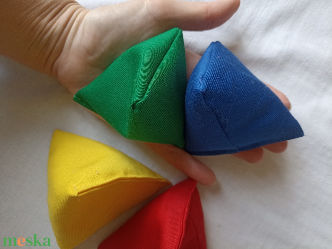 Érzékfejlesztő kicsi babzsák gyerekeknek, babáknak 1 db - játék & sport - 3 éves kor alattiaknak - babalabda - Meska.hu