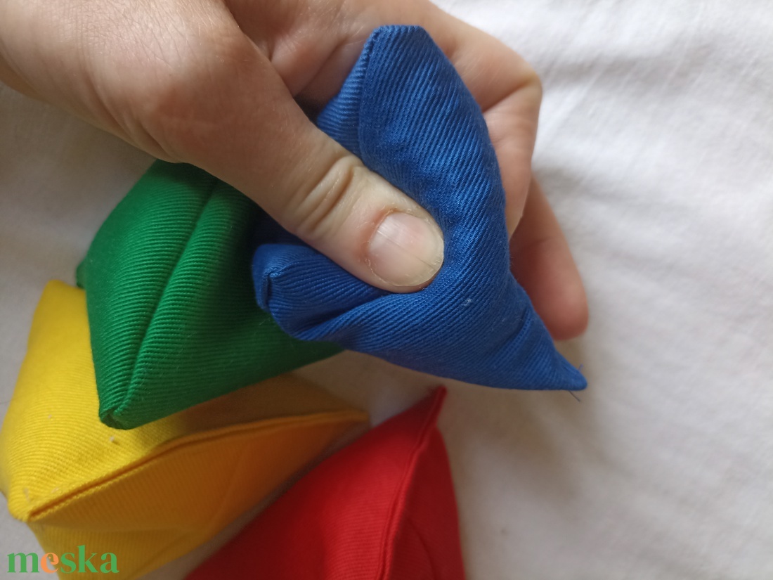 Érzékfejlesztő kicsi babzsák gyerekeknek, babáknak 1 db - játék & sport - 3 éves kor alattiaknak - babalabda - Meska.hu