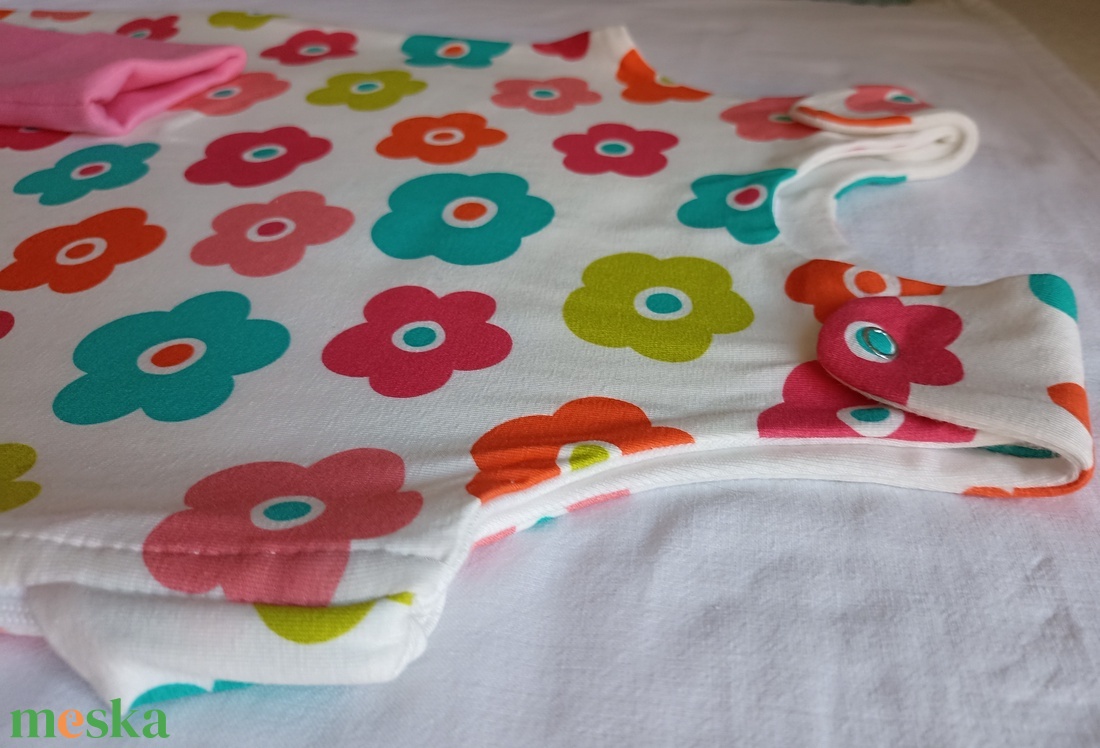 80-86-92-es Őszi tipegő hálózsák átmeneti duplapamut 22-24 fokba színes virágos - baba - mama - babaruházat - tipegőhálózsák - Meska.hu