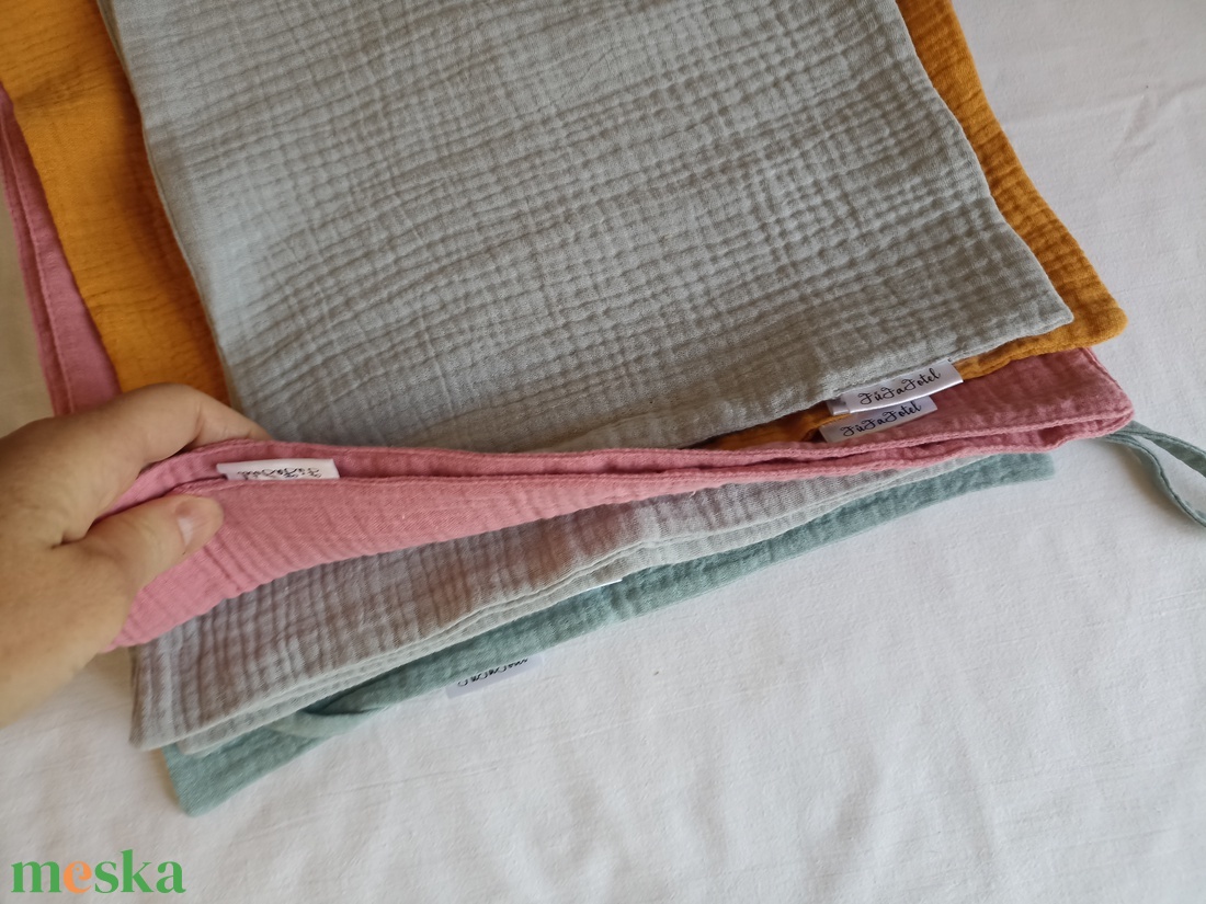 Muszlin törlőkendő babakendő Duplagéz büfikendő 1600 Ft/db 32x32 cm  - baba - mama - szoptatási, etetési kellékek - büfikendő - Meska.hu