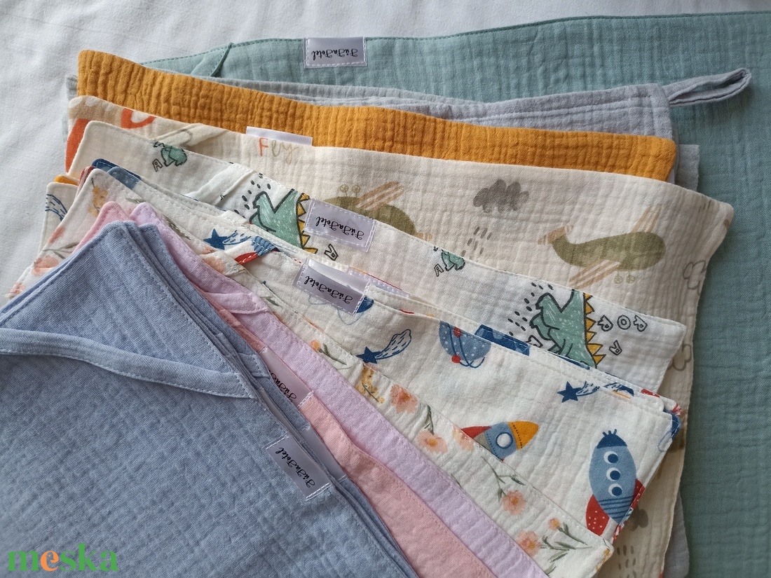 Muszlin törlőkendő babakendő Duplagéz büfikendő 1600 Ft/db 32x32 cm  - baba - mama - szoptatási, etetési kellékek - büfikendő - Meska.hu