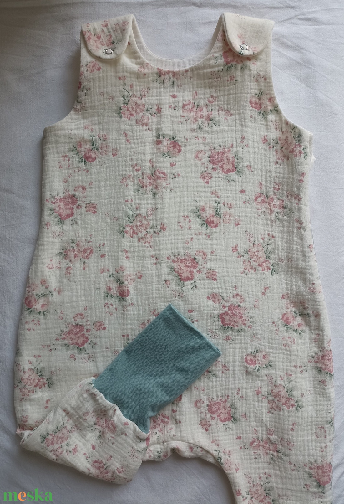 80-86-92-es Muszlin tipegő hálózsák kétrétegű átmeneti - meleg szobába duplagéz romantikusvirágos - baba - mama - babaruházat - tipegőhálózsák - Meska.hu