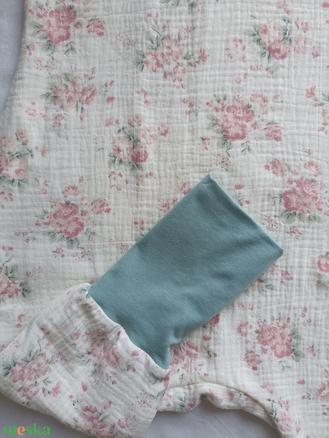 80-86-92-es Muszlin tipegő hálózsák kétrétegű átmeneti - meleg szobába duplagéz romantikusvirágos - baba - mama - babaruházat - tipegőhálózsák - Meska.hu