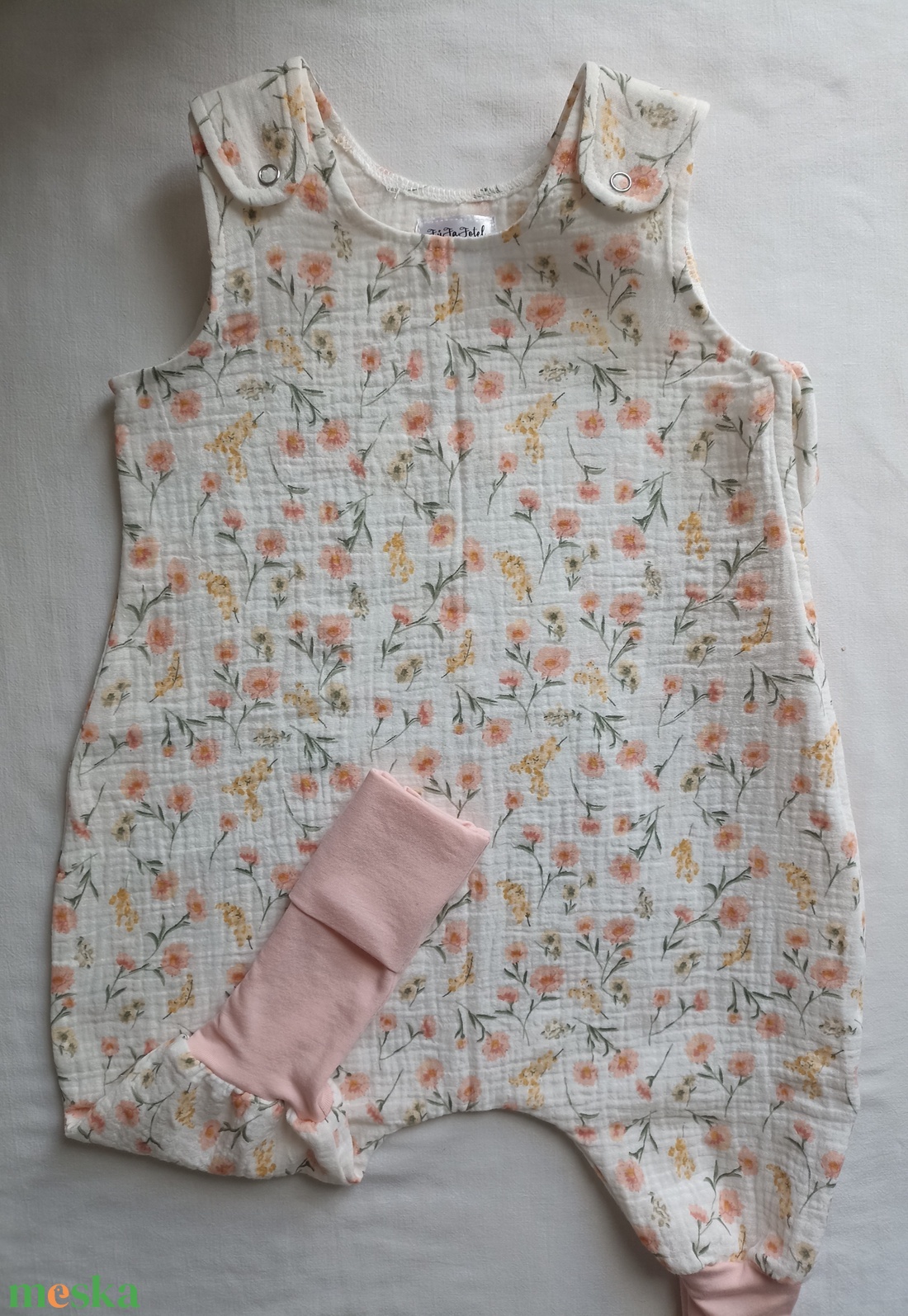 68-74-80-as Nyári muszlin tipegő hálózsák 24-26 fokba duplagéz virágos - baba - mama - babaruházat - tipegőhálózsák - Meska.hu