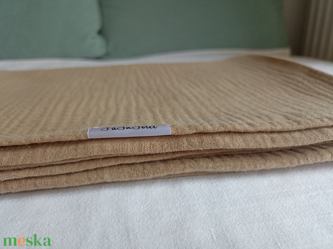 Kétrétegű ovis géztakaró melegebb szobába vagy nyári 100x130 cm tejeskávé - baba - mama - baba ágynemű - babatakaró, gyerek pléd - Meska.hu