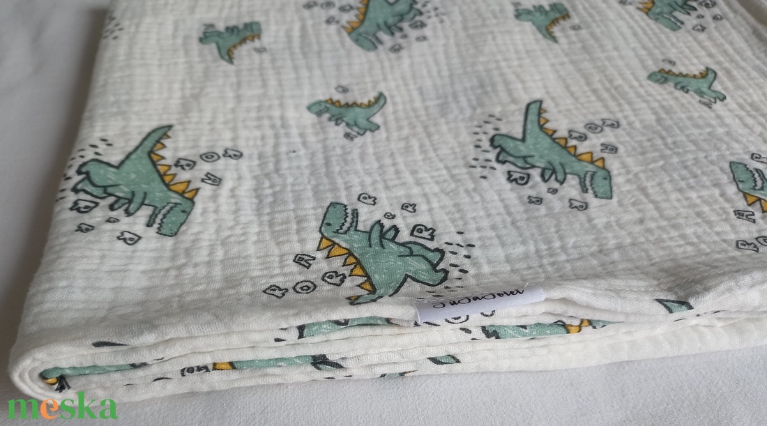 Nyári muszlin babatakaró kánikula duplagéz gyerektakaró 70x90 cm zöld dínós - baba - mama - baba ágynemű - babatakaró, gyerek pléd - Meska.hu