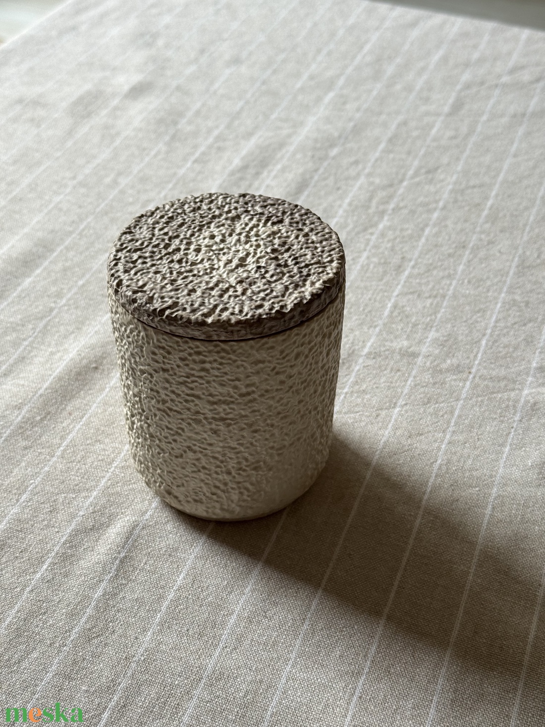 Szójaviasz gyertya karamell illattal egyedi kerámiában - esküvő - dekoráció - gyertya & gyertyatartó - Meska.hu