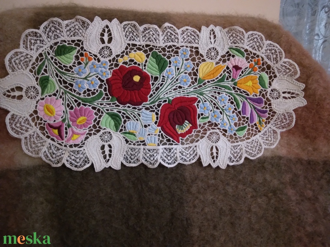 Kalocsai riseliős terítő - otthon & életmód - konyhafelszerelés, tálalás - tálalás - terítő - Meska.hu Kalocsai riseliős terítő - otthon & életmód - konyhafelszerelés, tálalás - tálalás - terítő - Meska.hu