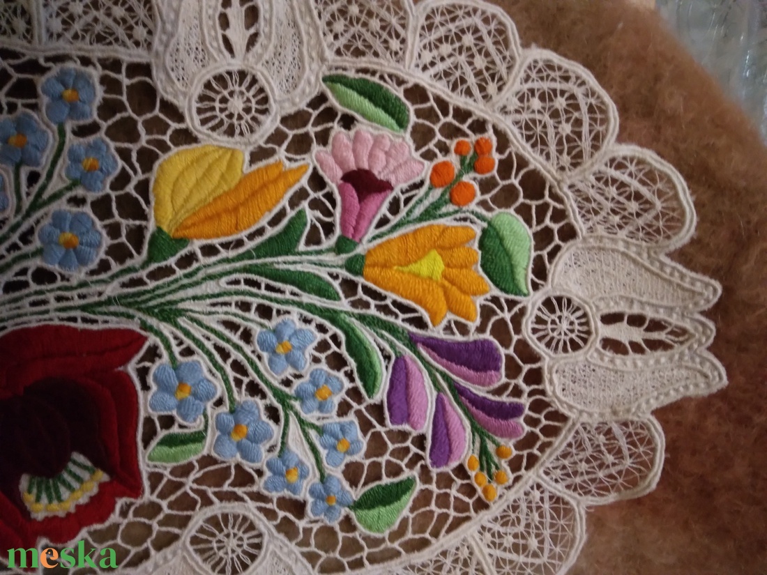 Kalocsai riseliős terítő - otthon & életmód - konyhafelszerelés, tálalás - tálalás - terítő - Meska.hu Kalocsai riseliős terítő - otthon & életmód - konyhafelszerelés, tálalás - tálalás - terítő - Meska.hu