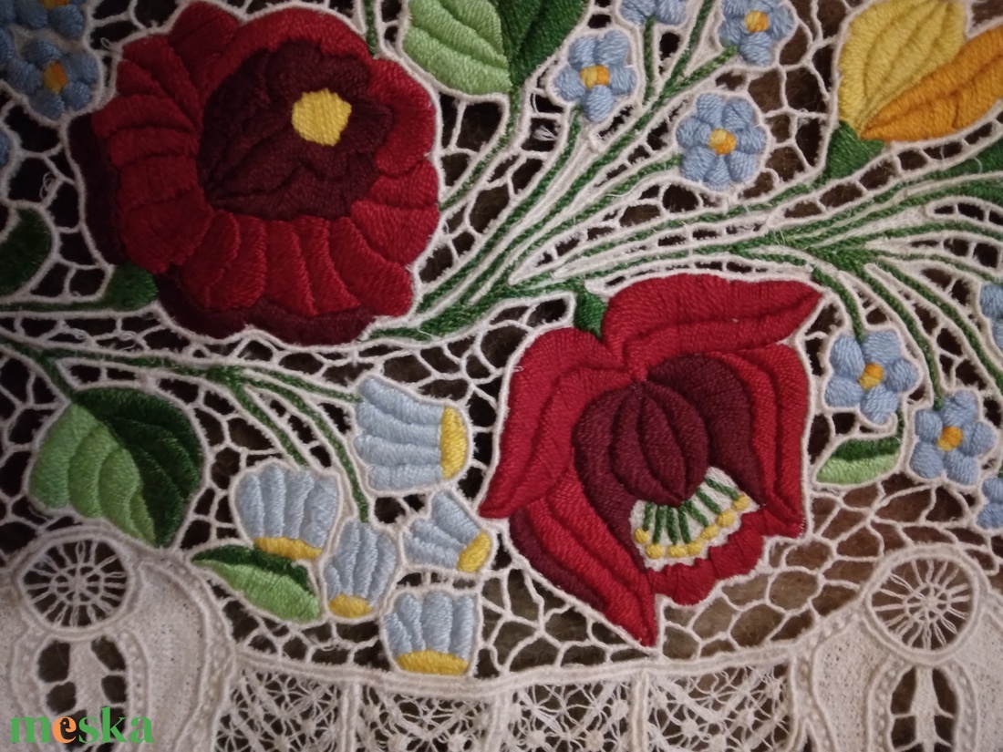 Kalocsai riseliős terítő - otthon & életmód - konyhafelszerelés, tálalás - tálalás - terítő - Meska.hu Kalocsai riseliős terítő - otthon & életmód - konyhafelszerelés, tálalás - tálalás - terítő - Meska.hu