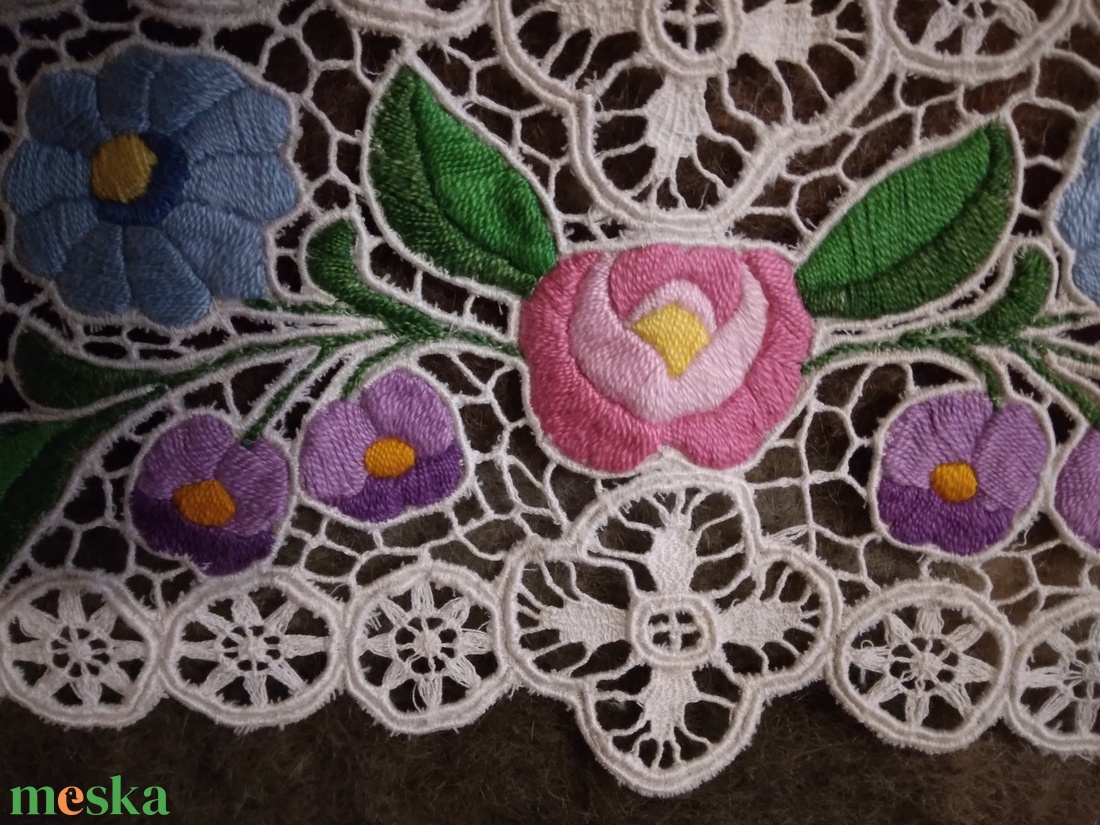 Kalocsai riseliős terítő - otthon & életmód - dekoráció - asztal és polc dekoráció - asztaldísz - Meska.hu Kalocsai riseliős terítő - otthon & életmód - dekoráció - asztal és polc dekoráció - asztaldísz - Meska.hu