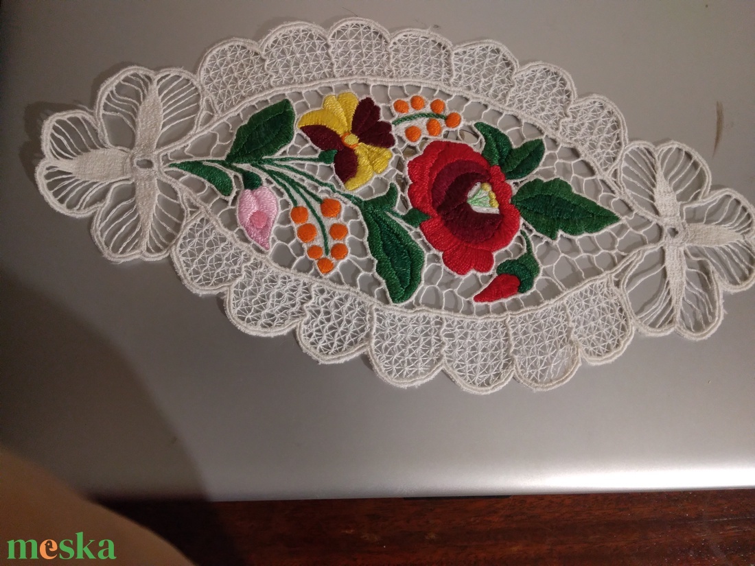 Kalocsai riseliős terítő - otthon & életmód - dekoráció - halloween - halloweeni asztaldísz - Meska.hu Kalocsai riseliős terítő - otthon & életmód - dekoráció - halloween - halloweeni asztaldísz - Meska.hu