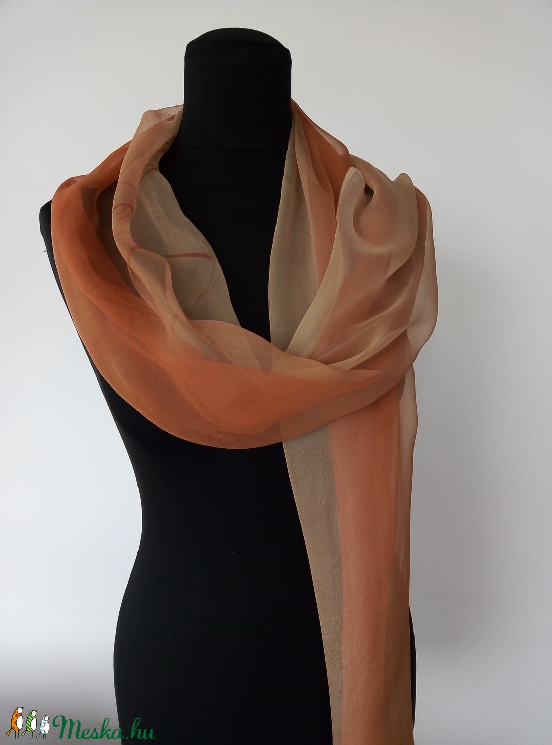 Kézi festésű rozsda és homok árnyalatú hernyóselyem-chiffon sál (44x180cm ) -  - Meska.hu