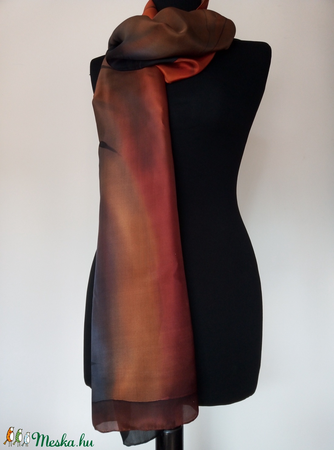Fekete-aranybarna nagyméretű (180cmx45cm) uniszex ,  jó minőségű selyem sál - ruha & divat - sál, sapka, kendő - sál - Meska.hu