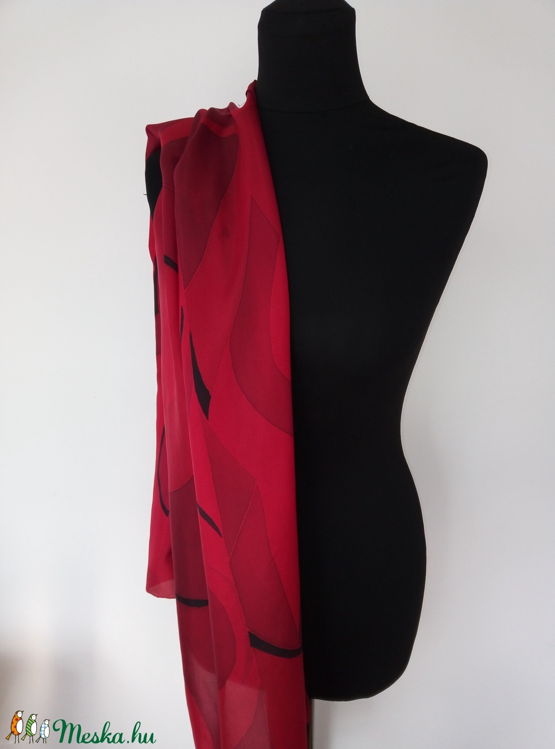 Meggypiros árnyalatai, kevés fekete mintával - kiváló minőségű 150x40cm -es selyemsálon - ruha & divat - sál, sapka, kendő - sál - Meska.hu Meggypiros árnyalatai, kevés fekete mintával - kiváló minőségű 150x40cm -es selyemsálon - ruha & divat - sál, sapka, kendő - sál - Meska.hu