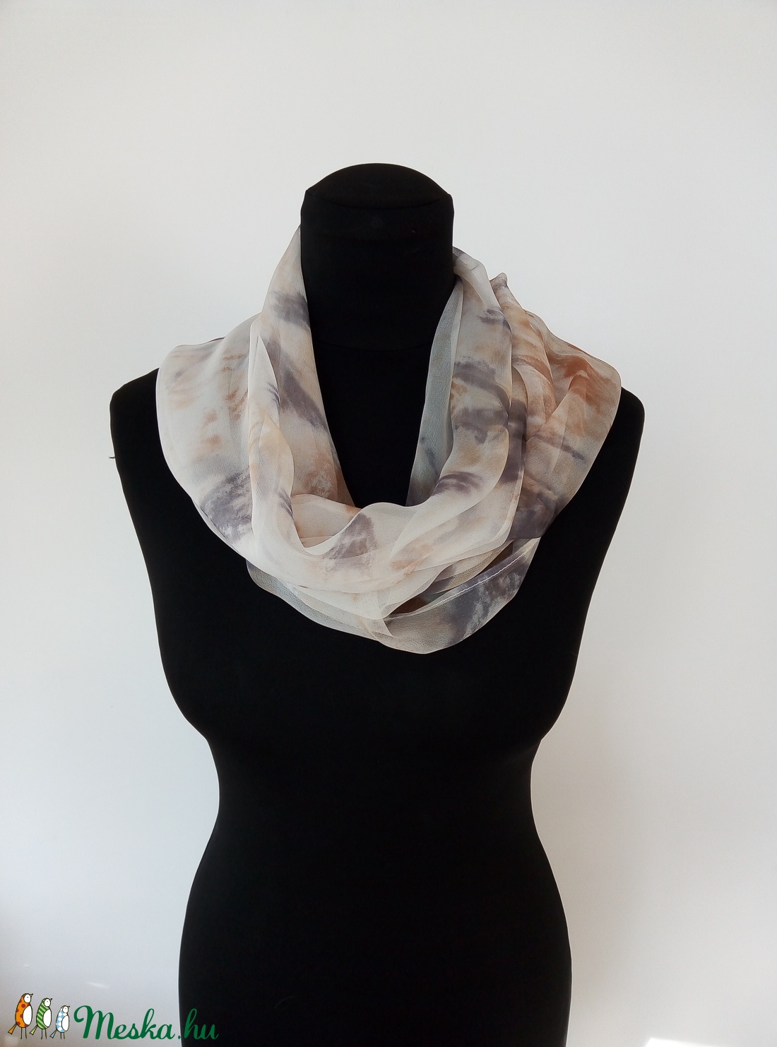 Hernyóselyem chiffon-muszlin bézs-szürke árnyalatokra - shibori technikával - festett 180 x 48 cm-es sál - ruha & divat - sál, sapka, kendő - sál - Meska.hu Hernyóselyem chiffon-muszlin bézs-szürke árnyalatokra - shibori technikával - festett 180 x 48 cm-es sál - ruha & divat - sál, sapka, kendő - sál - Meska.hu