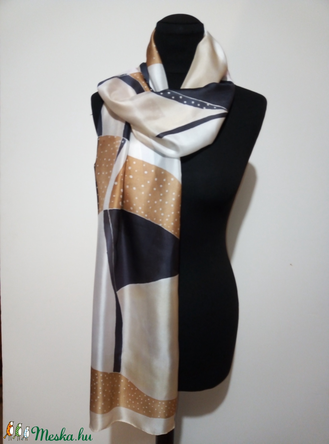 Barna- bézs - fekete-fehér absztrakt mintás nagy méretű-180x45cm - selyemsál - ruha & divat - sál, sapka, kendő - kendő - Meska.hu Barna- bézs - fekete-fehér absztrakt mintás nagy méretű-180x45cm - selyemsál - ruha & divat - sál, sapka, kendő - kendő - Meska.hu