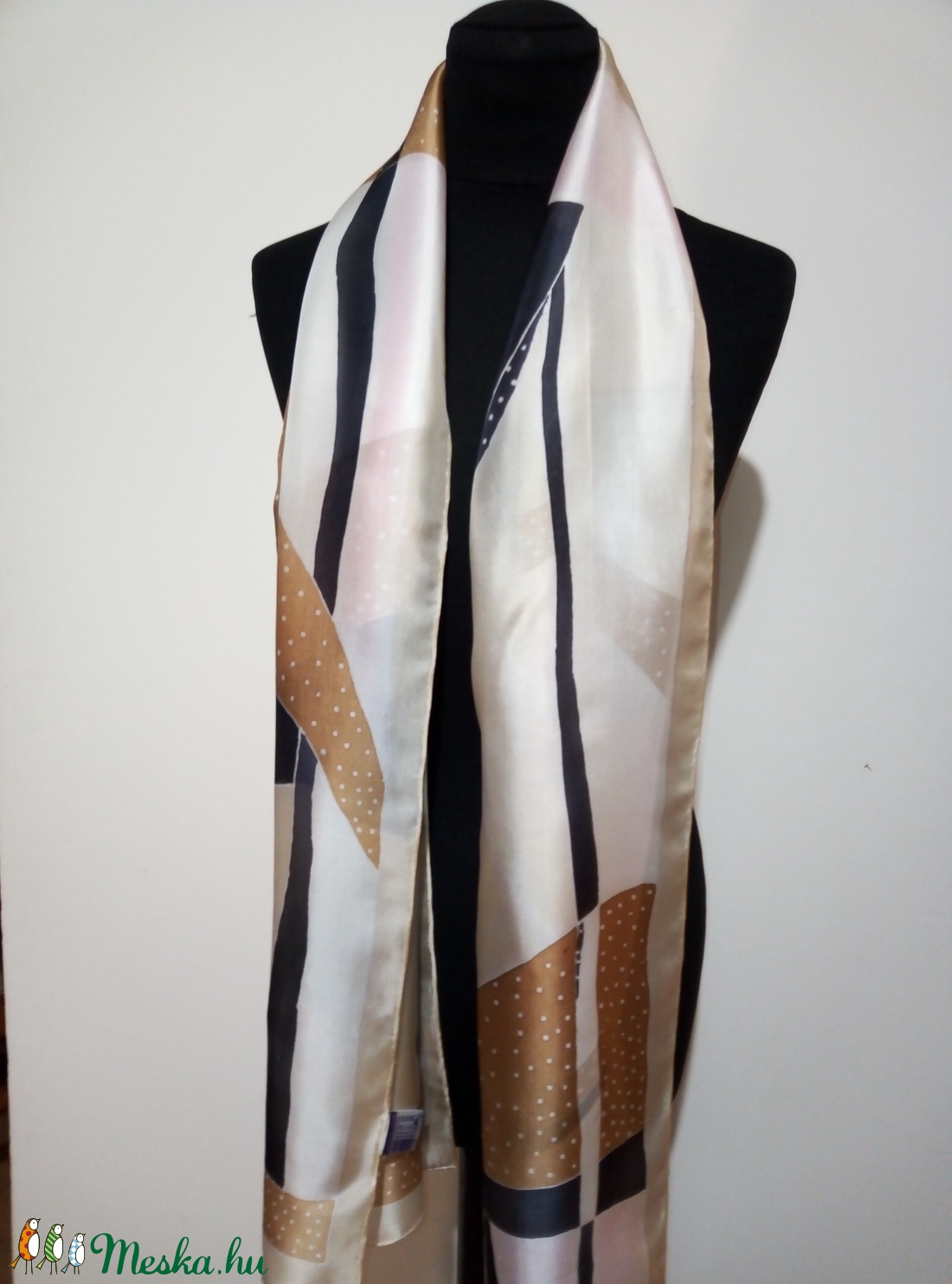 Barna- bézs - fekete-fehér absztrakt mintás nagy méretű-180x45cm - selyemsál - ruha & divat - sál, sapka, kendő - kendő - Meska.hu Barna- bézs - fekete-fehér absztrakt mintás nagy méretű-180x45cm - selyemsál - ruha & divat - sál, sapka, kendő - kendő - Meska.hu