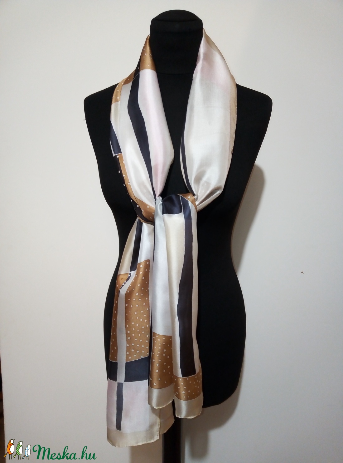 Barna- bézs - fekete-fehér absztrakt mintás nagy méretű-180x45cm - selyemsál - ruha & divat - sál, sapka, kendő - kendő - Meska.hu Barna- bézs - fekete-fehér absztrakt mintás nagy méretű-180x45cm - selyemsál - ruha & divat - sál, sapka, kendő - kendő - Meska.hu