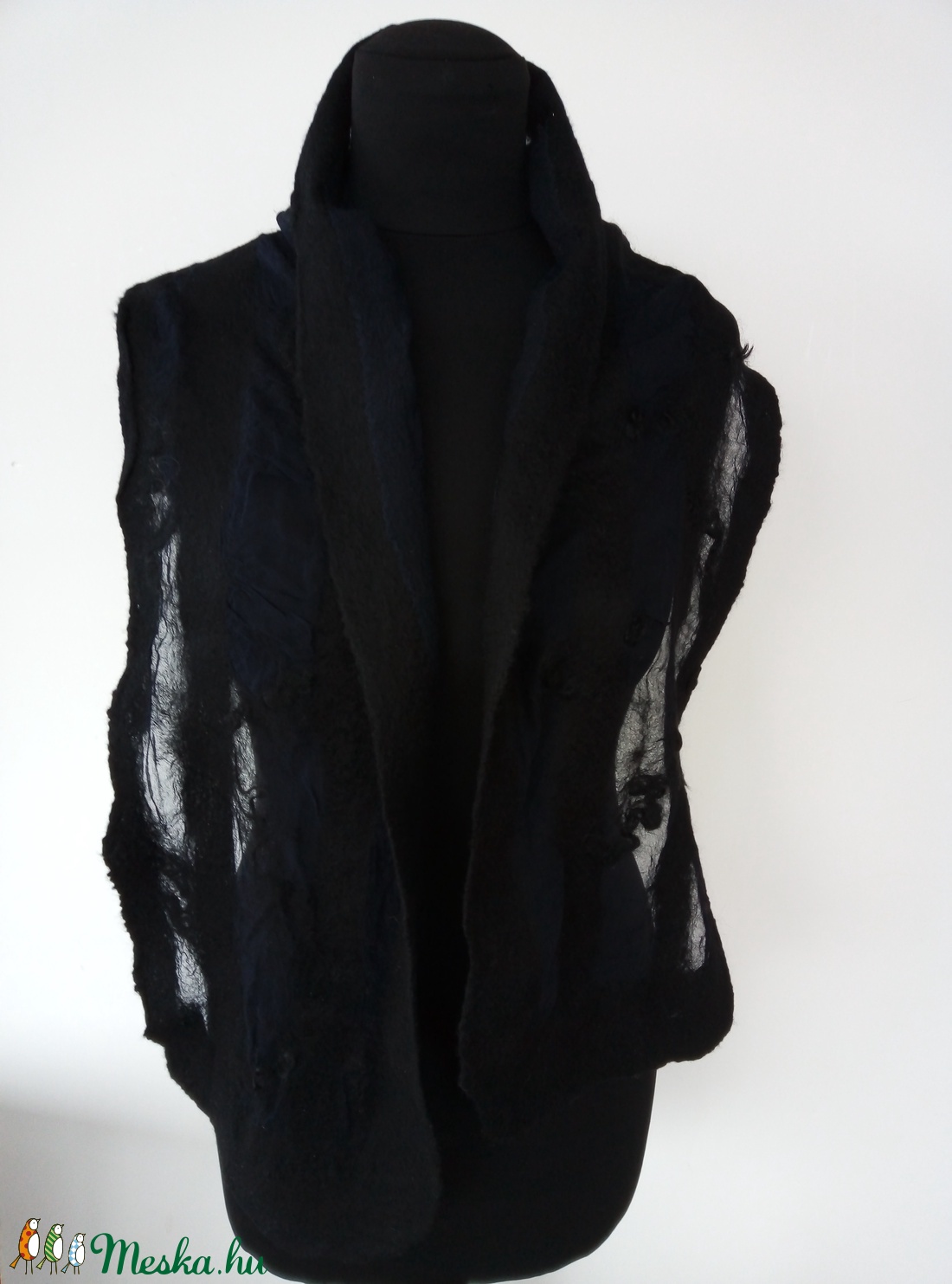 fekete selymen  fekete gyapjú  mintás sál - ruha & divat - sál, sapka, kendő - sál - Meska.hu