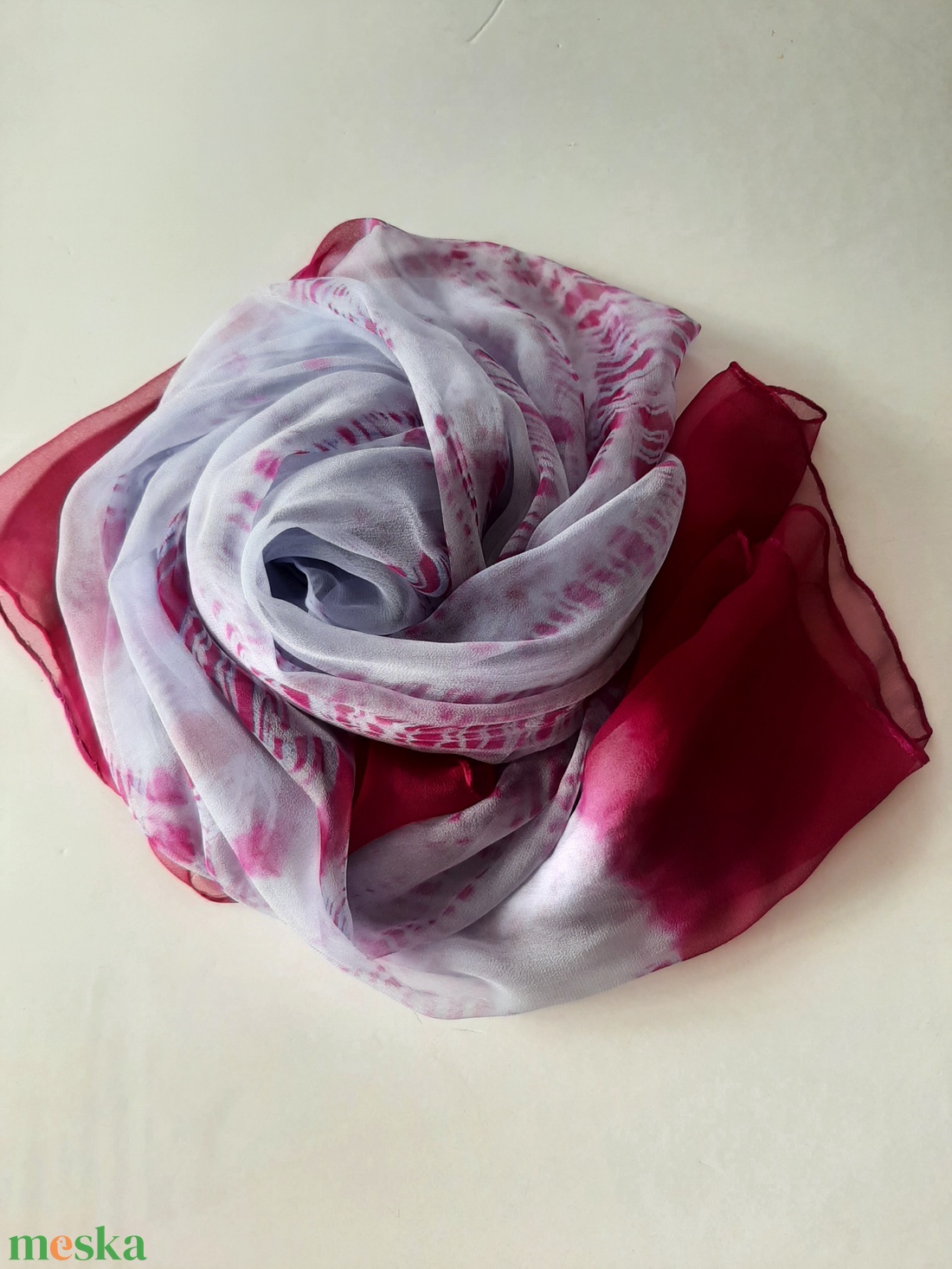 Szürkéskék - kármin színű hernyóselyem - chiffon - sál/stóla - ruha & divat - sál, sapka, kendő - stóla - Meska.hu Szürkéskék - kármin színű hernyóselyem - chiffon - sál/stóla - ruha & divat - sál, sapka, kendő - stóla - Meska.hu