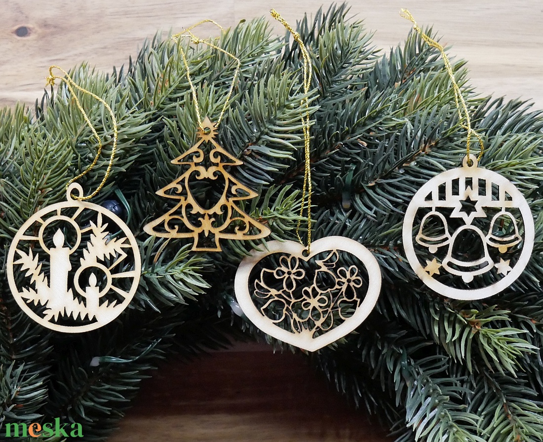 Karácsonyfadísz szett 10.    (4 db natúr fa dísz) - karácsony - karácsonyi lakásdekoráció - karácsonyfadíszek - Meska.hu