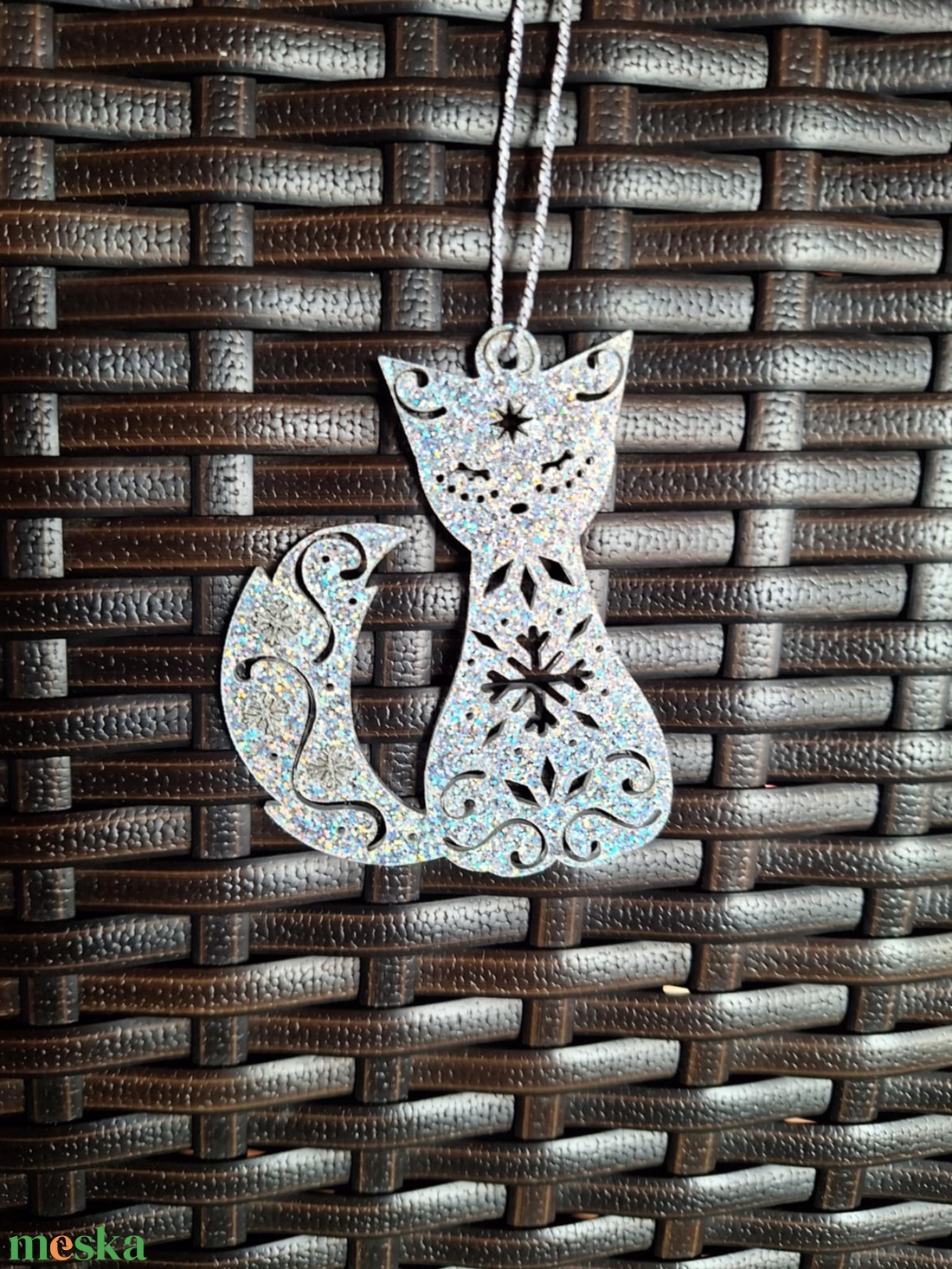 Ezüst színű karácsonyi dísz (cica) - karácsony - karácsonyi lakásdekoráció - karácsonyfadíszek - Meska.hu
