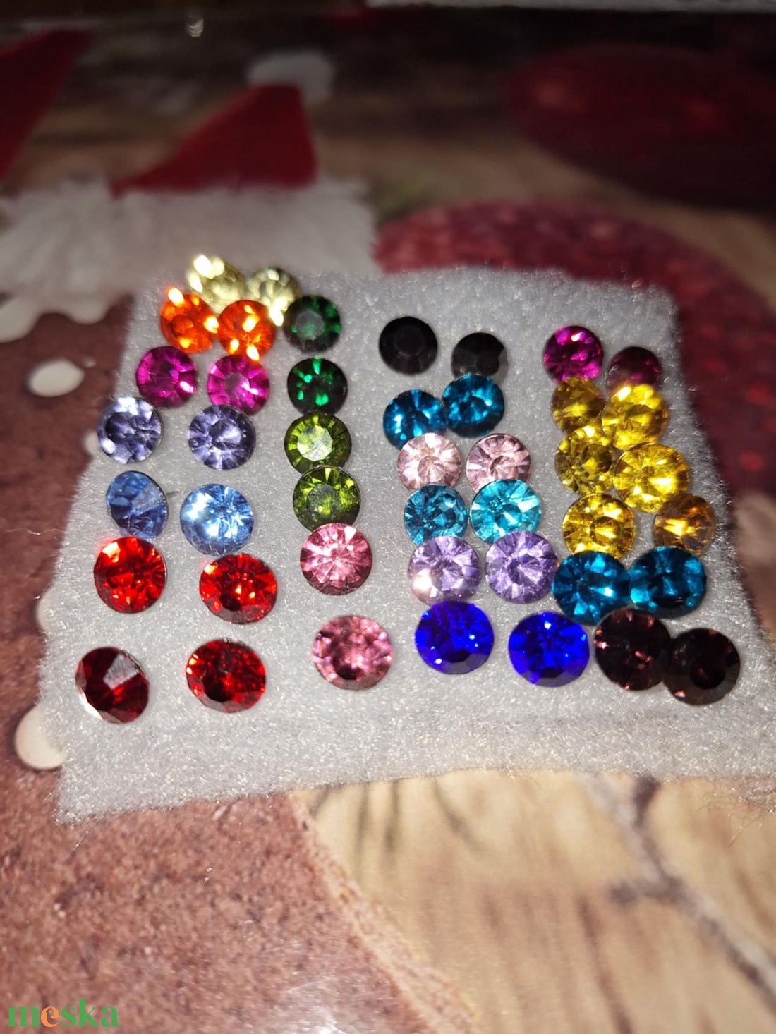 Színes pötty fülbevaló - ékszer - fülbevaló - pötty fülbevaló - Meska.hu