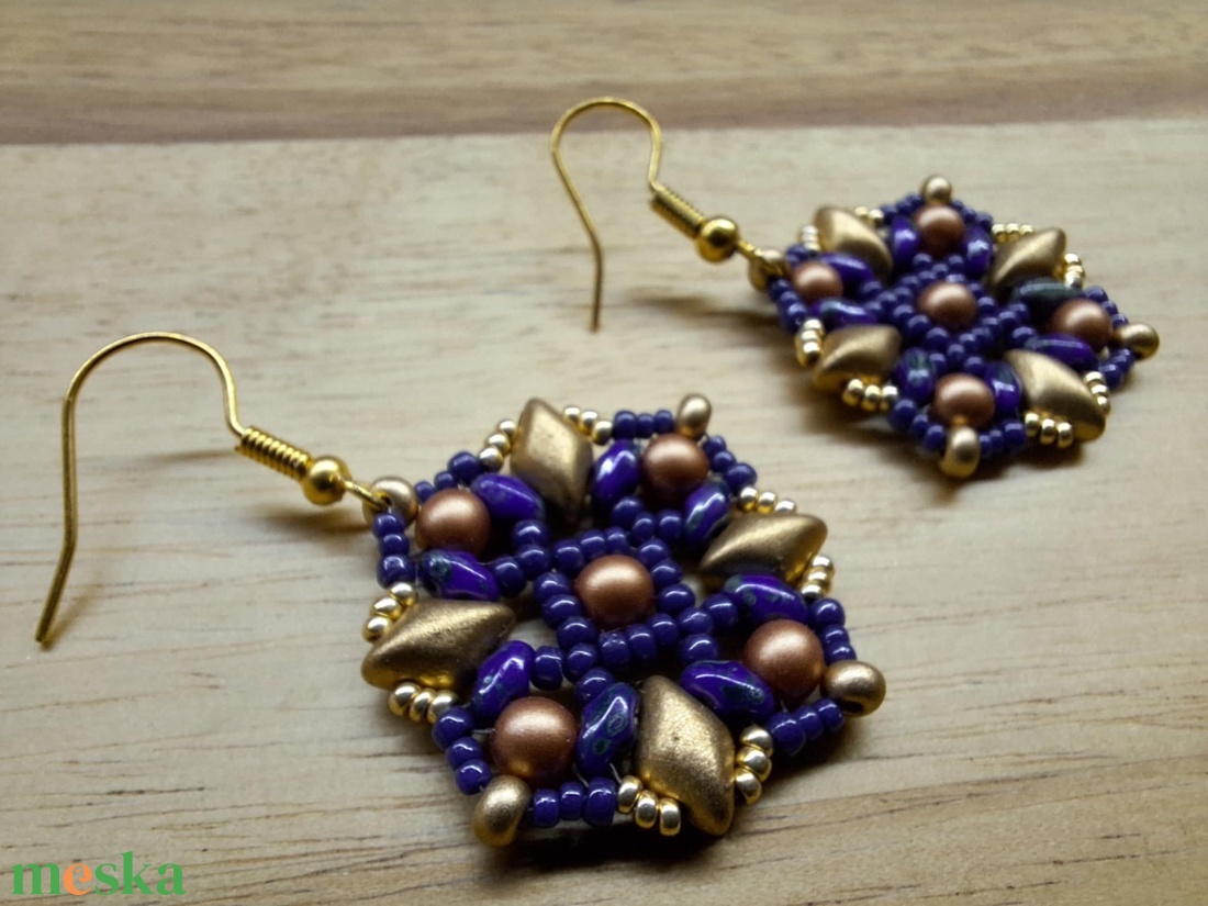 Elegáns csipkés fülbevaló (kék-arany) - ékszer - fülbevaló - lógó fülbevaló - Meska.hu