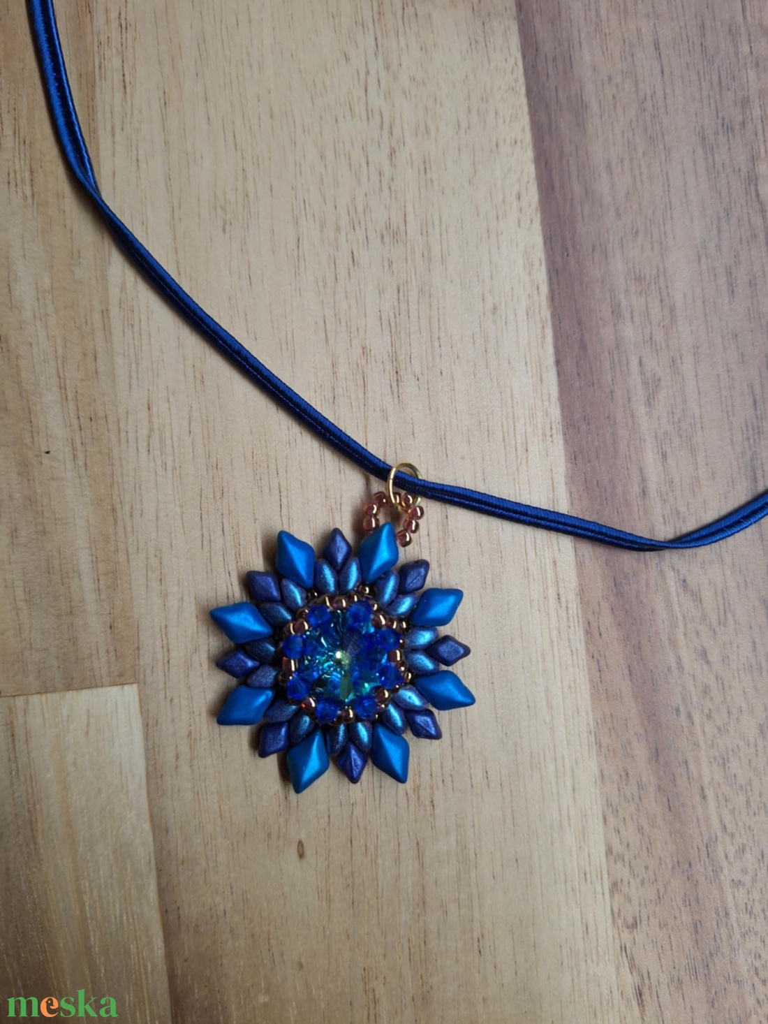Havasi gyopár medál (kék) - ékszer - nyaklánc - medál - Meska.hu