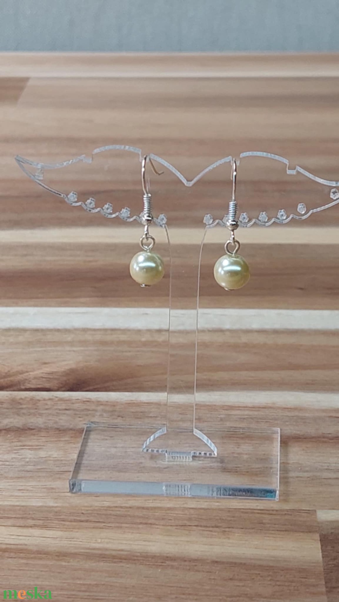 Tekla fülbevaló 4. (bézs) - ékszer - fülbevaló - lógó fülbevaló - Meska.hu