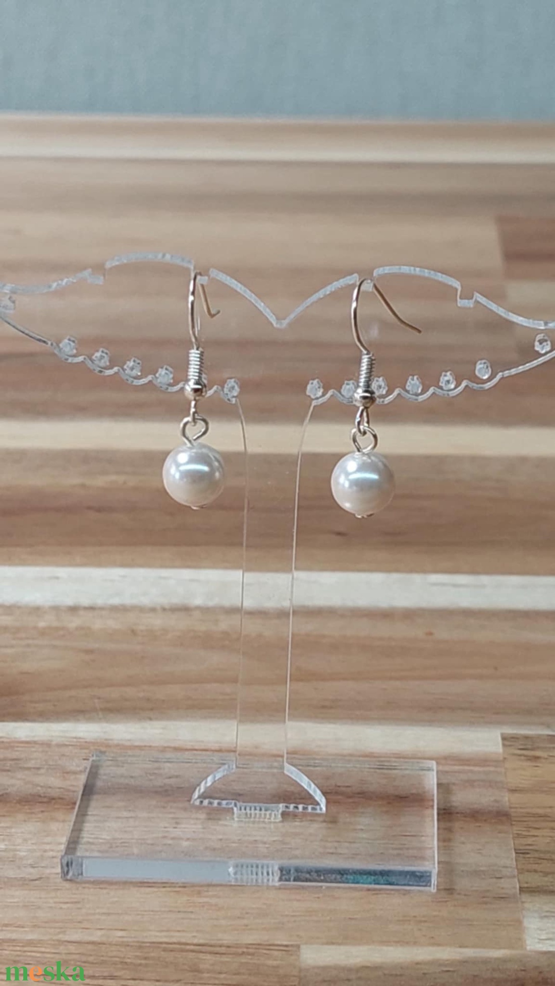 Tekla fülbevaló 2. (fehér) - ékszer - fülbevaló - lógó fülbevaló - Meska.hu