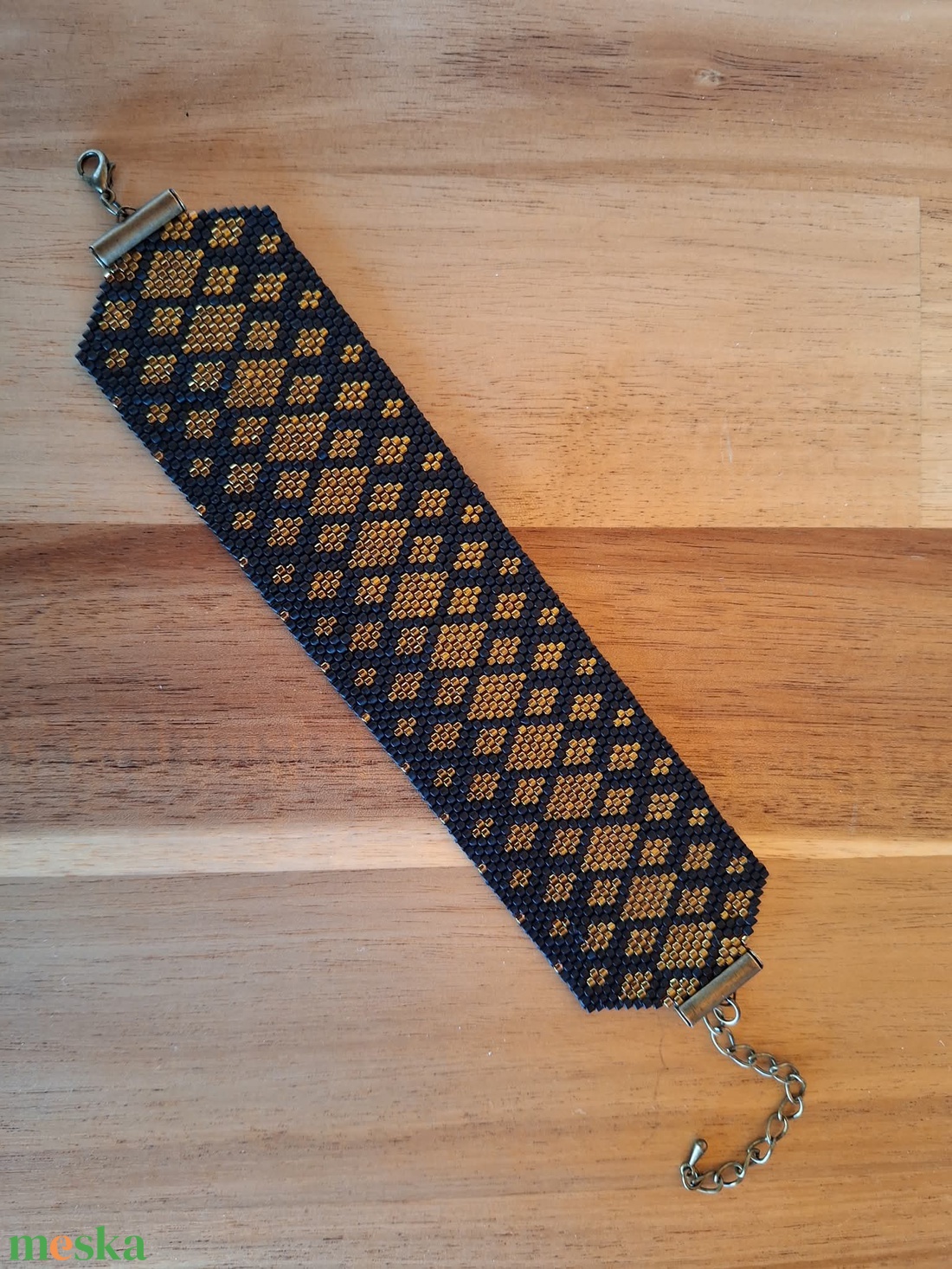 Elegáns peyote karkötő (fekete-bronz) - ékszer - karkötő - gyöngyös karkötő - Meska.hu