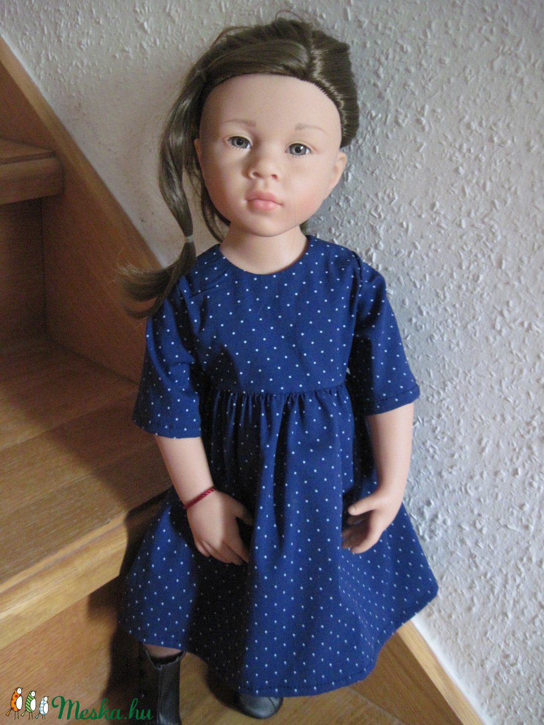 Kék alapon fehér pöttyös babaruha 46-50 cm magas Götz babára - játék & sport - baba & babaház - babaruha, babakellék - Meska.hu Kék alapon fehér pöttyös babaruha 46-50 cm magas Götz babára - játék & sport - baba & babaház - babaruha, babakellék - Meska.hu