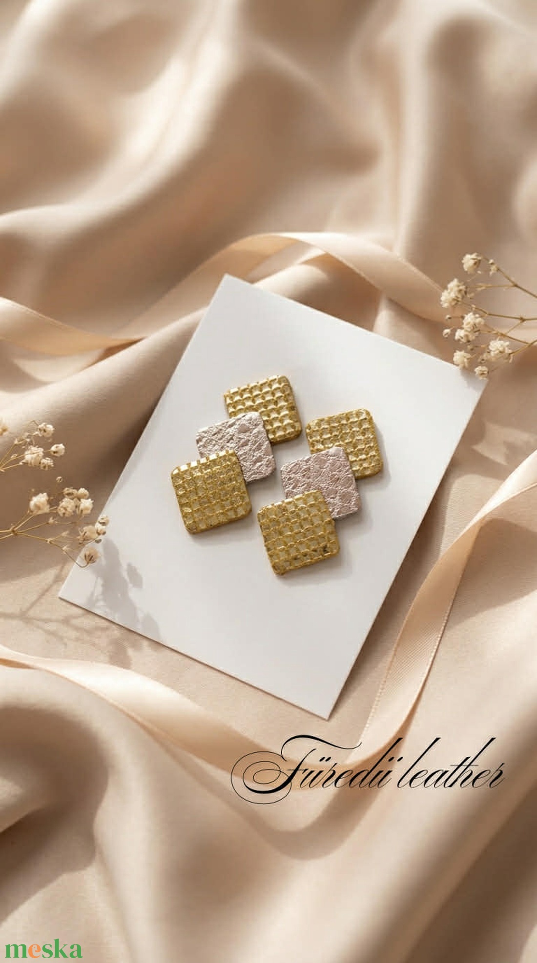 Bicolor betűzős fülbevaló - ékszer - fülbevaló - lógó fülbevaló - Meska.hu