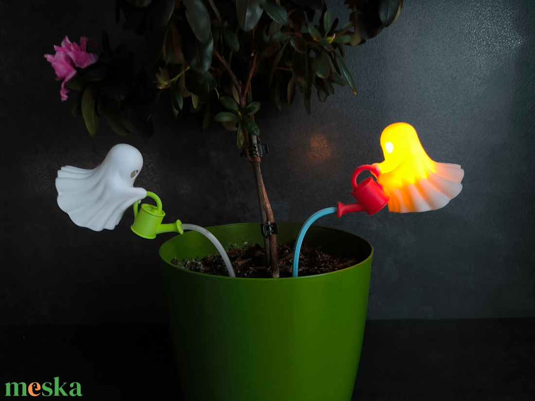 Cuki virág öntözős Szellem Polcdísz - otthon & életmód - dekoráció - asztal és polc dekoráció - asztaldísz - Meska.hu