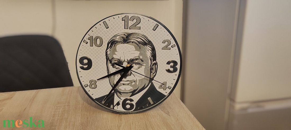 Orb�n Viktor 3D falióra - otthon & életmód - dekoráció - fali és függő dekoráció - falióra & óra - Meska.hu