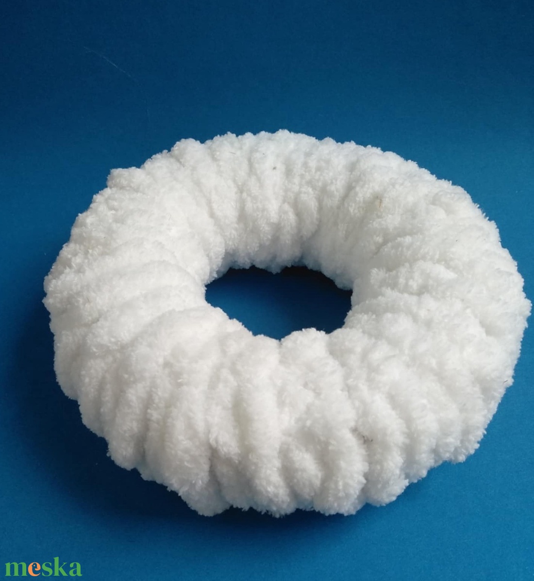 Bársonyos tapintású horgolt koszorú alap - kellékek & szerszámok - dekorációs kellékek - koszorú, koszorúalap - Meska.hu