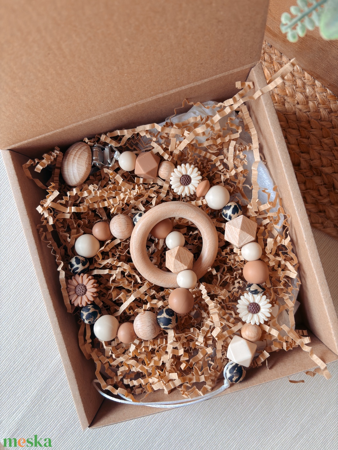 Mini Baba Box - bézs, virágos - játék & sport - babalátogató ajándékcsomag - Meska.hu Mini Baba Box - bézs, virágos - játék & sport - babalátogató ajándékcsomag - Meska.hu