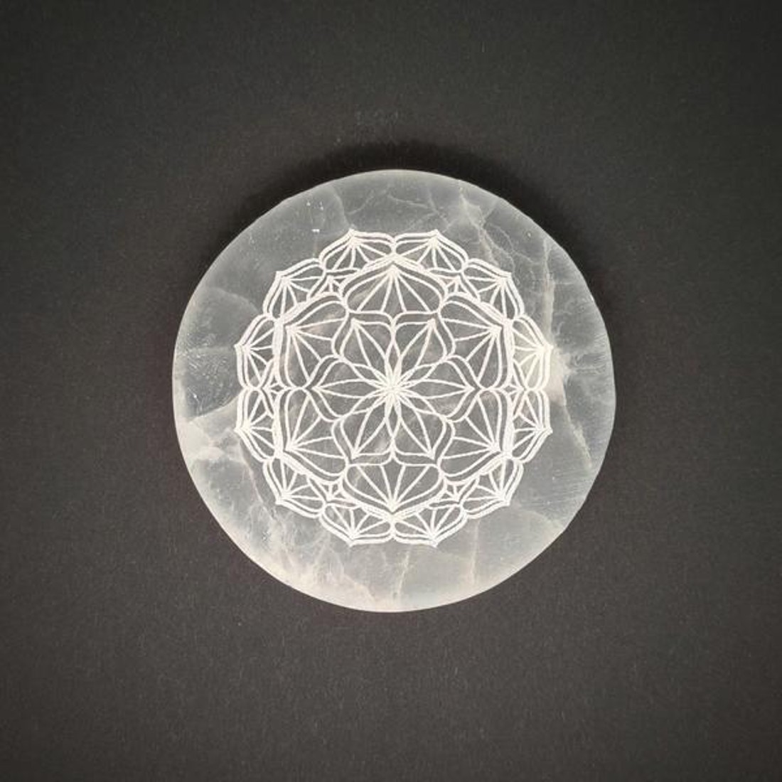 Szelenit korong mandala 8cm - kellékek & szerszámok - ásvány alapanyag - szelenit korong - Meska.hu Szelenit korong mandala 8cm - kellékek & szerszámok - ásvány alapanyag - szelenit korong - Meska.hu