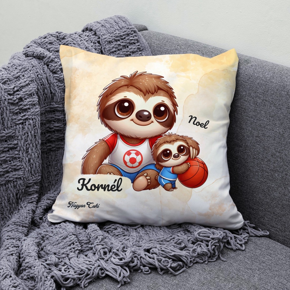 Névvel kérhető - Kosaras Cuki lajhár Apa és a gyerek mintás párna - otthon & életmód - lakástextil - párna & párnahuzat - díszpárna (belsővel együtt) - Meska.hu