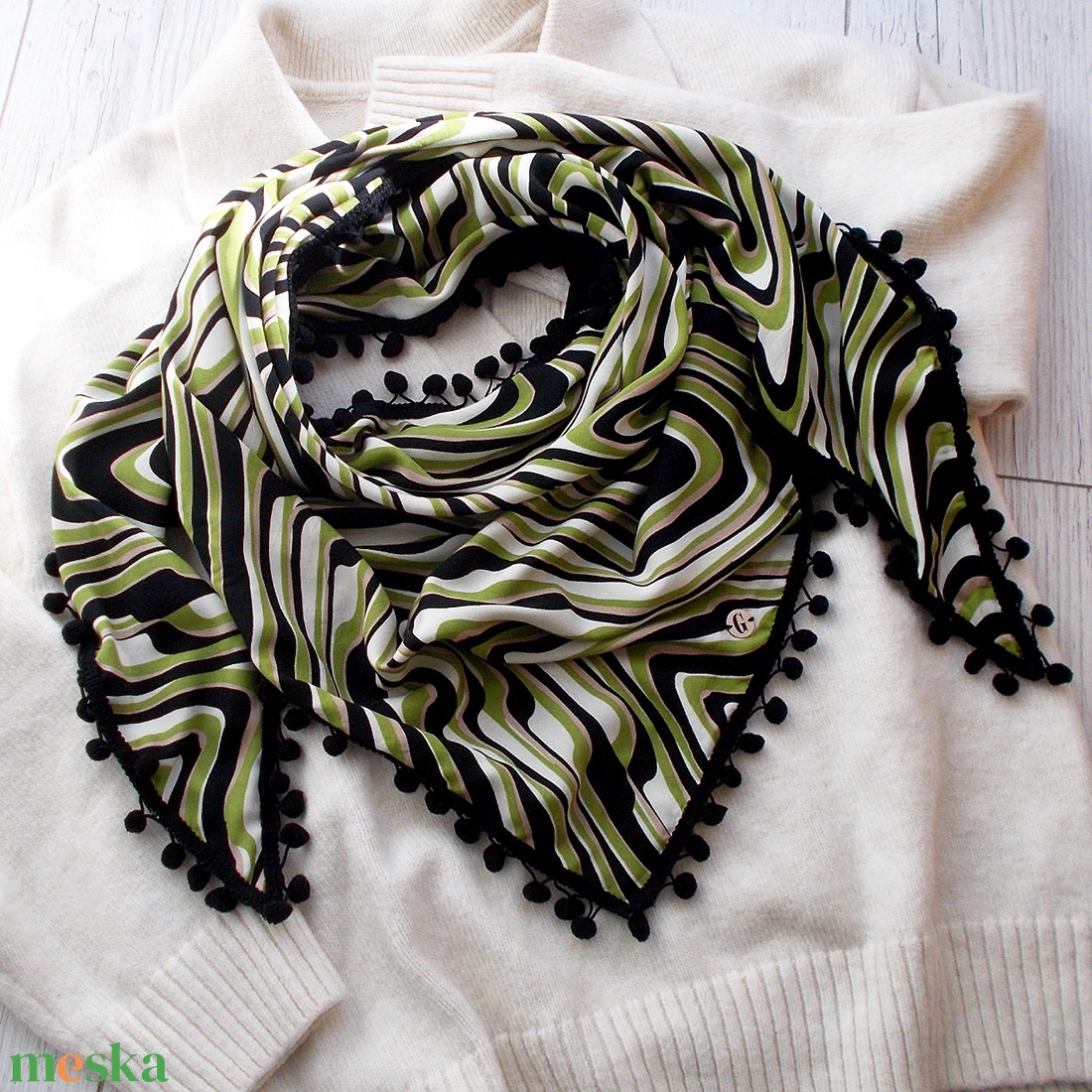Zöld- fekete-fehér óriás puha kendő - ruha & divat - sál, sapka, kendő - kendő - Meska.hu