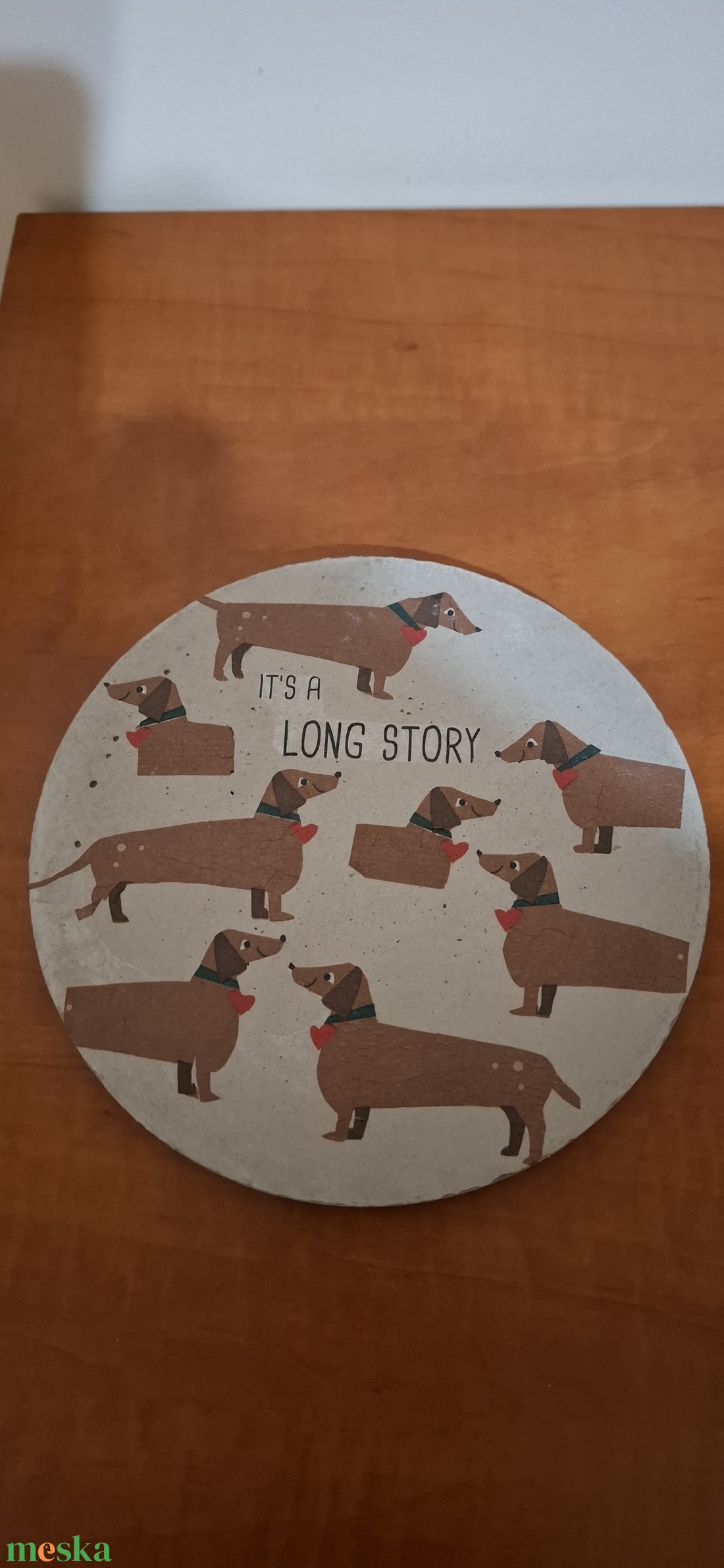 Beton tányér- tacskó 2. - otthon & életmód - dekoráció - fali és függő dekoráció - falra akasztható dekor - Meska.hu