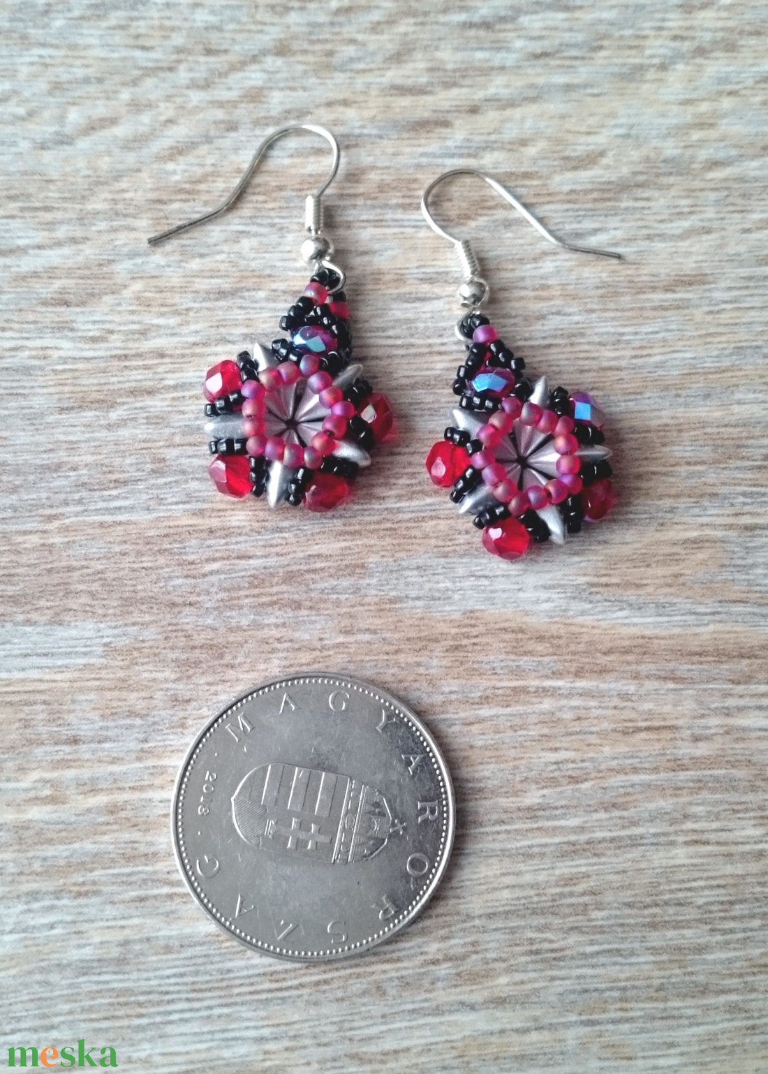 Piros - fekete - ezüst fülbevaló - ékszer - fülbevaló - lógó fülbevaló - Meska.hu