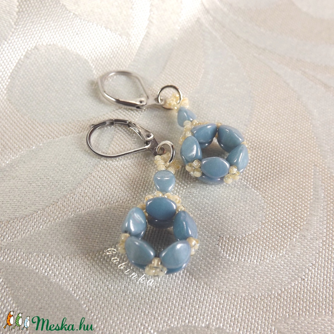 Kis világoskék fülbevaló - ékszer - fülbevaló - lógó fülbevaló - Meska.hu