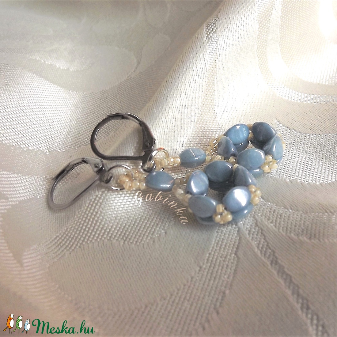 Kis világoskék fülbevaló - ékszer - fülbevaló - lógó fülbevaló - Meska.hu