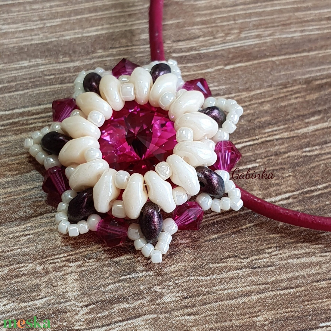 Pink medál nyaklánccal - ékszer - nyaklánc - medálos nyaklánc - Meska.hu