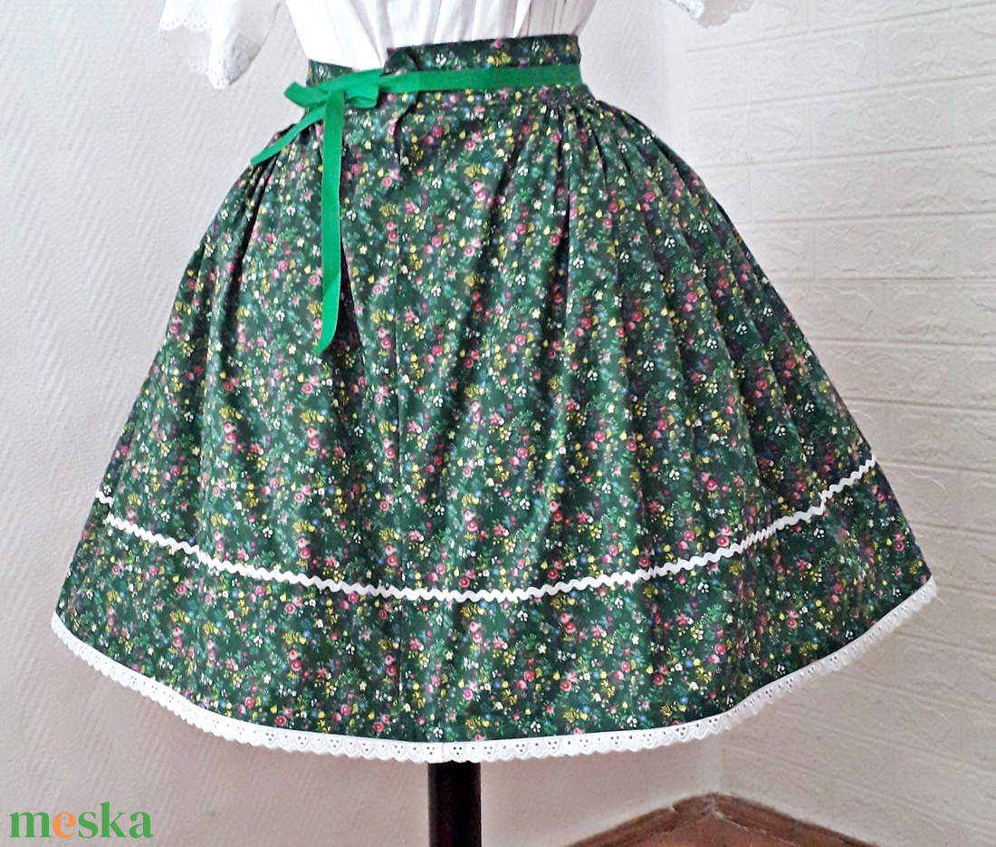 Lányka népviseleti szoknya - ruha & divat - babaruha & gyerekruha - szoknya - Meska.hu Lányka népviseleti szoknya - ruha & divat - babaruha & gyerekruha - szoknya - Meska.hu