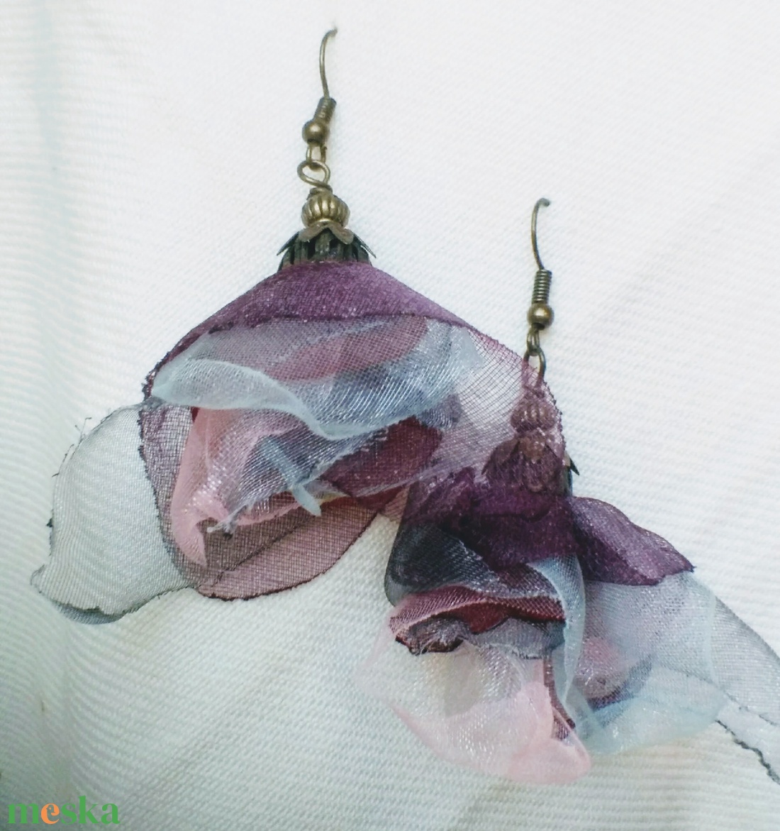 Szellő szárnyán (organza fülbevaló) - ékszer - fülbevaló - lógó fülbevaló - Meska.hu Szellő szárnyán (organza fülbevaló) - ékszer - fülbevaló - lógó fülbevaló - Meska.hu